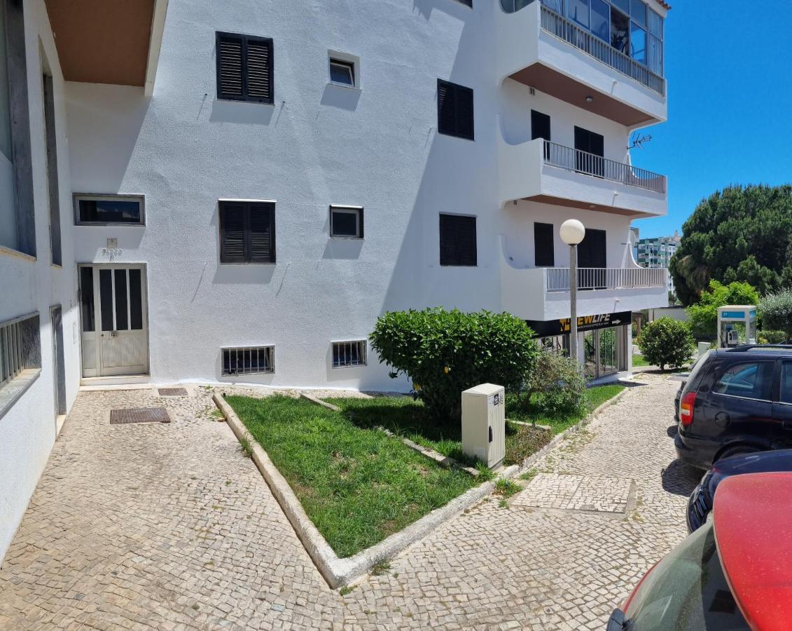 Apartamento T2 Com Terraco Grande Lägenhet Quarteira Exteriör bild