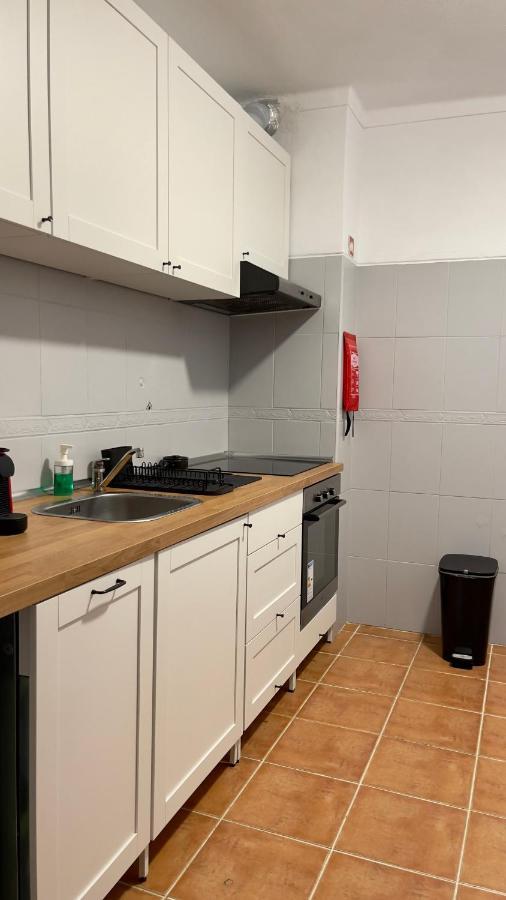 Apartamento T2 Com Terraco Grande Lägenhet Quarteira Exteriör bild